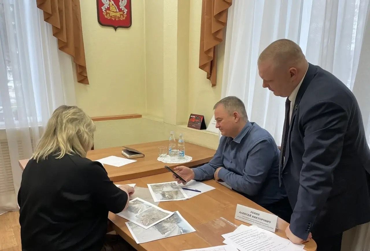 Не волшебник, но помогу»: депутат Валерий Данилов провёл приём граждан в управе Ленинского района Не волшебник, но помогу»: депутат Валерий Данилов провёл приём граждан в управе Ленинского района