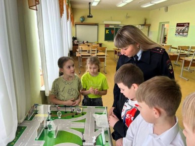 Госавтоинспекция призвала родителей обеспечить безопасность детей-пешеходов