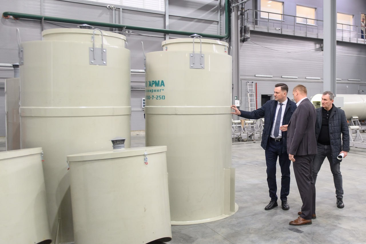 Константин Кузнецов посетил воронежское производство коммунальных систем