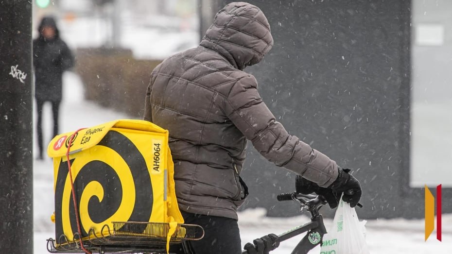 Курьеры зарабатывают больше, чем специалисты с высшим образованием