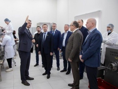 Представители заксобраний Содружества «Донбасс» оценили возможности образовательного кластера в Павловском районе