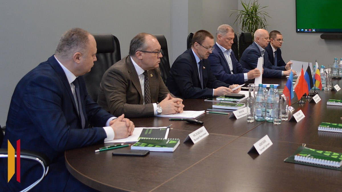 Учиться и жить на селе: делегация Содружества «Донбасс» переняла опыт Воронежской области Учиться и жить на селе: делегация Содружества «Донбасс» переняла опыт Воронежской области