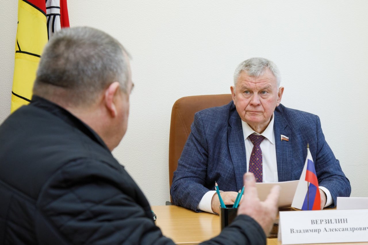 Экологический стандарт, юридическая консультация и концертные костюмы: как депутаты облдумы работали в избирательных округах Экологический стандарт, юридическая консультация и концертные костюмы: как депутаты облдумы работали в избирательных округах