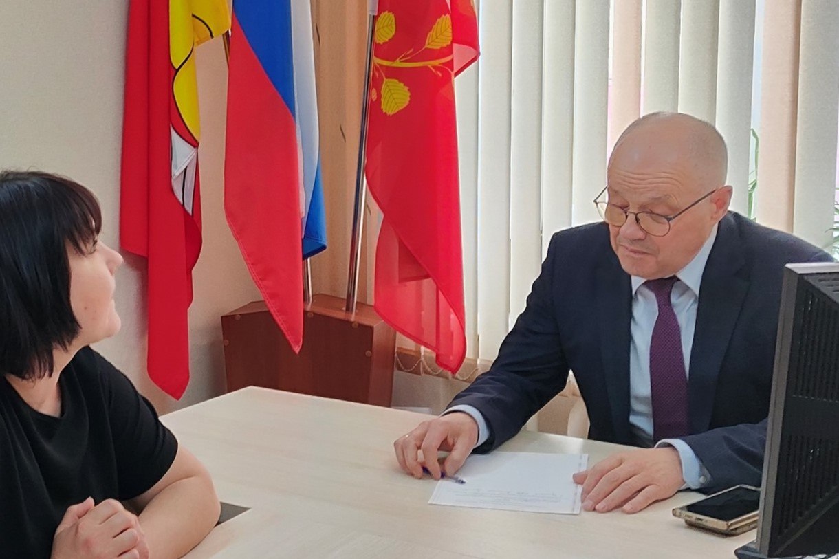 Экологический стандарт, юридическая консультация и концертные костюмы: как депутаты облдумы работали в избирательных округах Экологический стандарт, юридическая консультация и концертные костюмы: как депутаты облдумы работали в избирательных округах