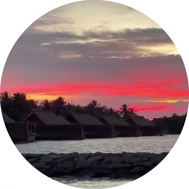 Совет психологов - чтобы спать спокойнее, ведите дневник благодарности или просто перед сном прокручивайте в голове все хорошее, что случилось за день