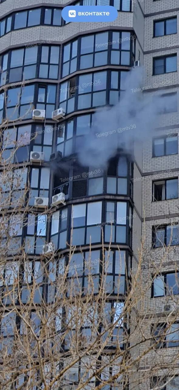 Пепелище: воронежцев эвакуировали из многоэтажки на Беговой из-за пожара Пепелище: воронежцев эвакуировали из многоэтажки на Беговой из-за пожара