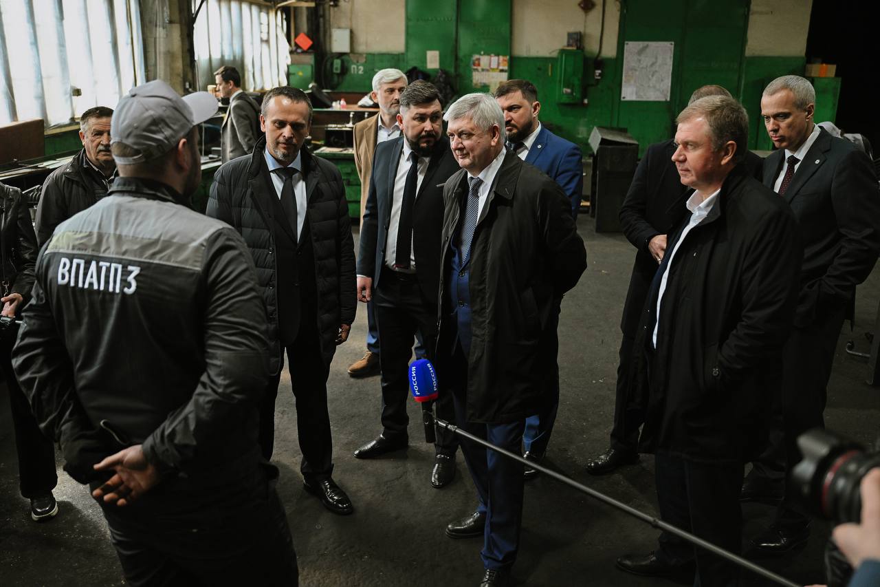 Глава Минтранса РФ Андрей Никитин осмотрел транспортную инфраструктуру в Воронеже Глава Минтранса РФ Андрей Никитин осмотрел транспортную инфраструктуру в Воронеже