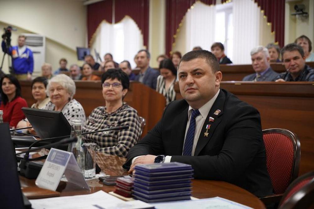 Звание «Почетный доктор ВГУ» присвоили воронежскому кардиохирургу Сергею Ковалеву Звание «Почетный доктор ВГУ» присвоили воронежскому кардиохирургу Сергею Ковалеву