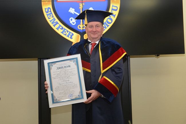 Депутату городской Думы Сергею Ковалёву присвоено высокое звание Воронежского государственного университета Депутату городской Думы Сергею Ковалёву присвоено высокое звание Воронежского государственного университета