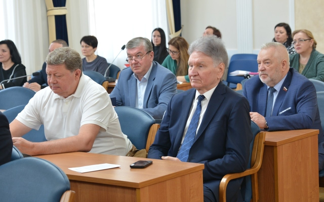 Депутаты Воронежской городской Думы заслушали доклад главы Контрольно-счетной палаты столицы Черноземья Елены Литвинчук