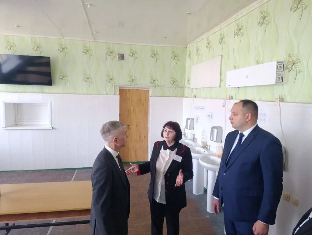 Депутат Госдумы Евгений Ревенко оценил реализацию Народной программы в Семилукском районе Депутат Госдумы Евгений Ревенко оценил реализацию Народной программы в Семилукском районе