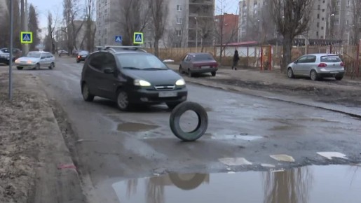 Очередной выпуск программы «Маршрут построен» вышел на телеканале11111 Где скрывается опасность на дорогах весной? Поговорили об этом с главным дорожным инспектором региона Евгением Шаталовым