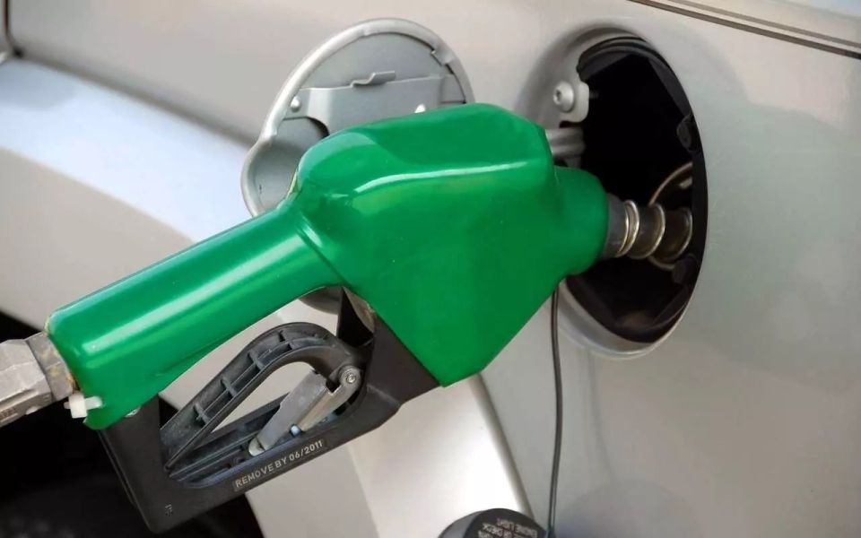 Цены на все марки бензина в Воронежской области продолжили рост в конце марта