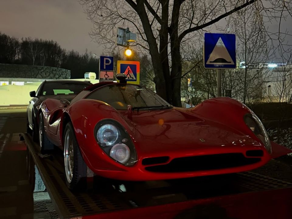 ������� ��������� Ferrari 330 �� ����������� ����� ������ 24 �������� ������