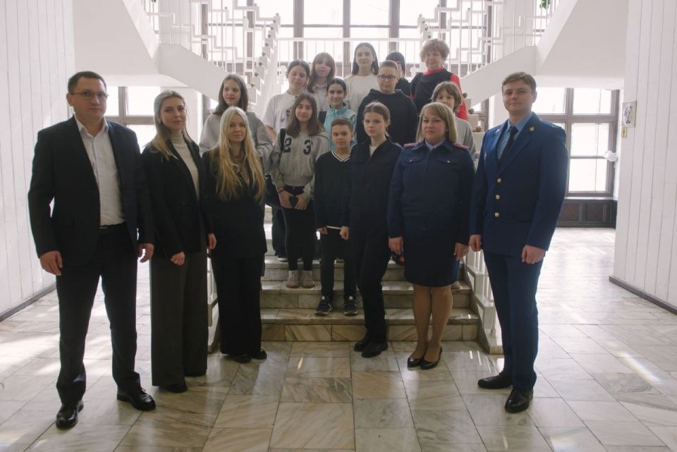 Сотрудник регионального следственного управления провела профилактическое мероприятие со школьниками