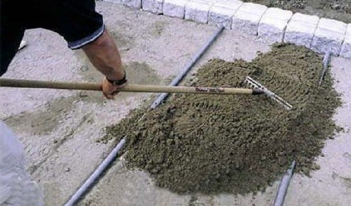 Как уложить тротуарную плитку: подробное руководство для дачников