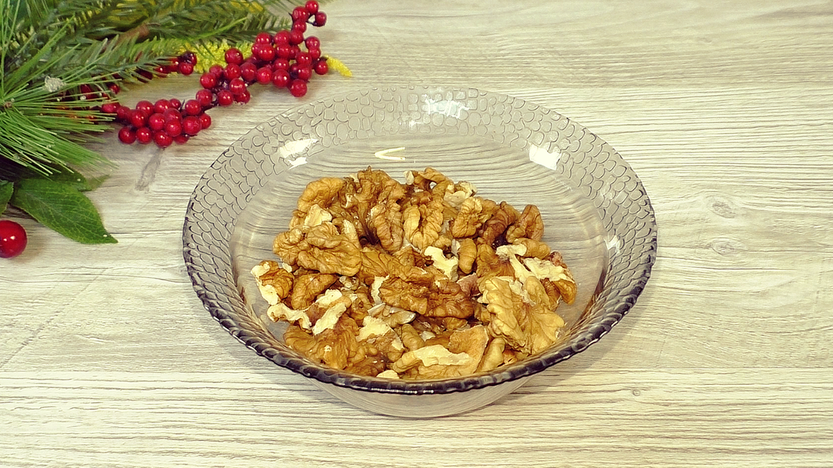 Нежная витаминная заготовка на зиму: как приготовить орехи с медом