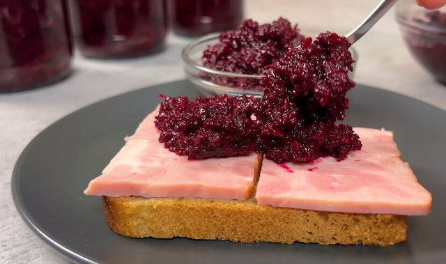 Необычная аджика из свеклы: оригинальный рецепт без стерилизации