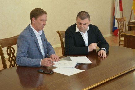 Сквер «Спортивный» станет безопаснее и уютнее: итоги рабочей встречи