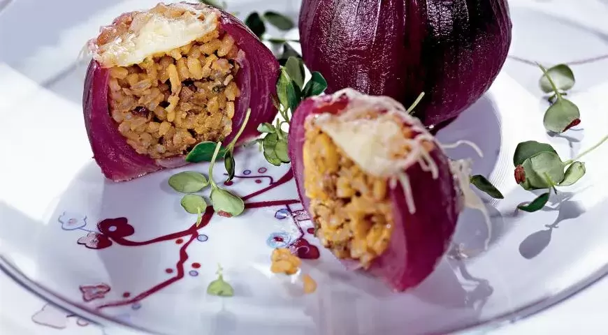 Фаршированный красный лук: вкусная находка для гурманов