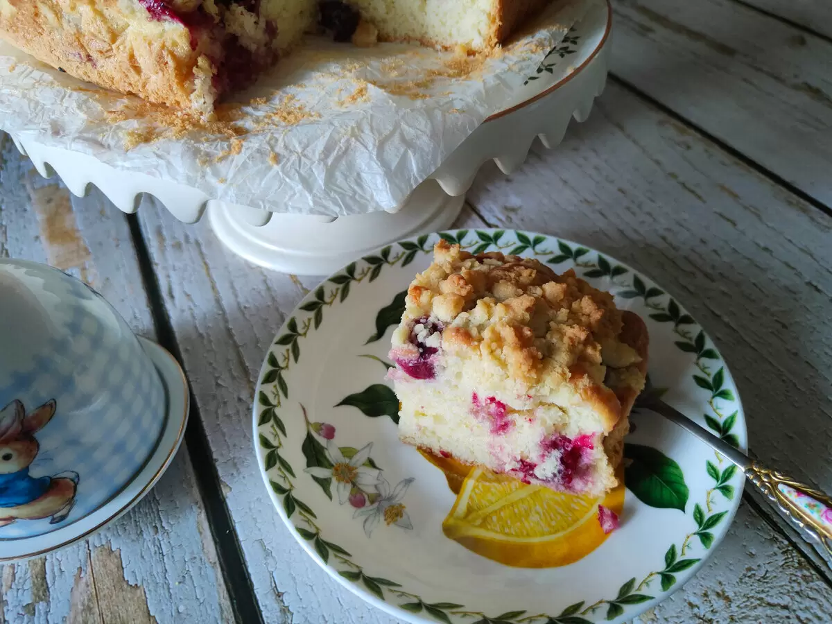 Удивительный вишнёвый пирог со штрейзелем: идеальный вариант для летнего десерта