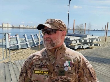 Разваливающуюся на глазах Петровскую набережную взял под охрану за 12 млн руб депутат гордумы Гамбург