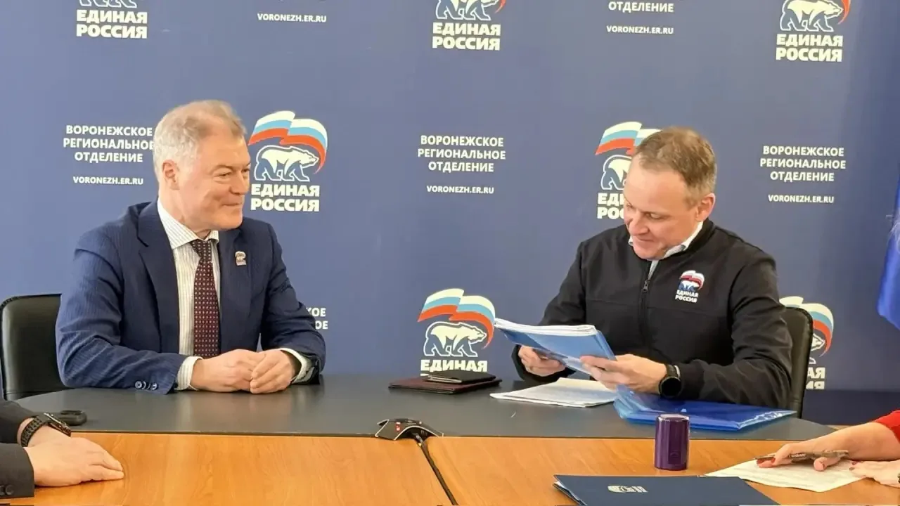 Александр Гусев: Сегодня наш регион посещают депутат Государственной Думы Александр Сидякин и генеральный директор ООО «Газпром межрегионгаз» Сергей Густов Александр Гусев: Сегодня наш регион посещают депутат Государственной Думы Александр Сидякин и генеральный директор ООО «Газпром межрегионгаз» Сергей Густов