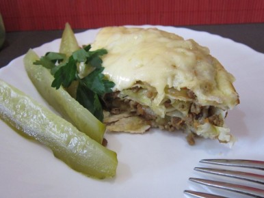 Скорость и вкус: рулеты из лаваша с фаршем в сметанном соусе