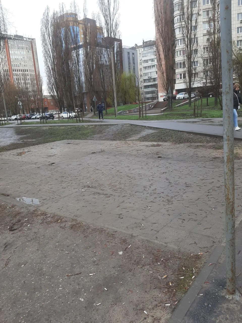 На остановке бульвар Победы сегодня ночью срезали павильон "умной остановки"