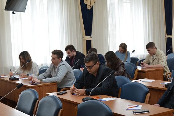 Активисты Молодежного совета при Воронежской городской Думе приняли участие в формировании народной программы «Единой России» Активисты Молодежного совета при Воронежской городской Думе приняли участие в формировании народной программы «Единой России»