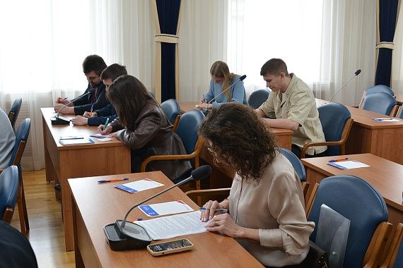 Активисты Молодежного совета при Воронежской городской Думе приняли участие в формировании народной программы «Единой России» Активисты Молодежного совета при Воронежской городской Думе приняли участие в формировании народной программы «Единой России»
