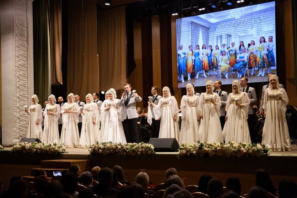 В Воронежской филармонии с размахом отметили 60-летие ансамбля «Воронежские девчата»