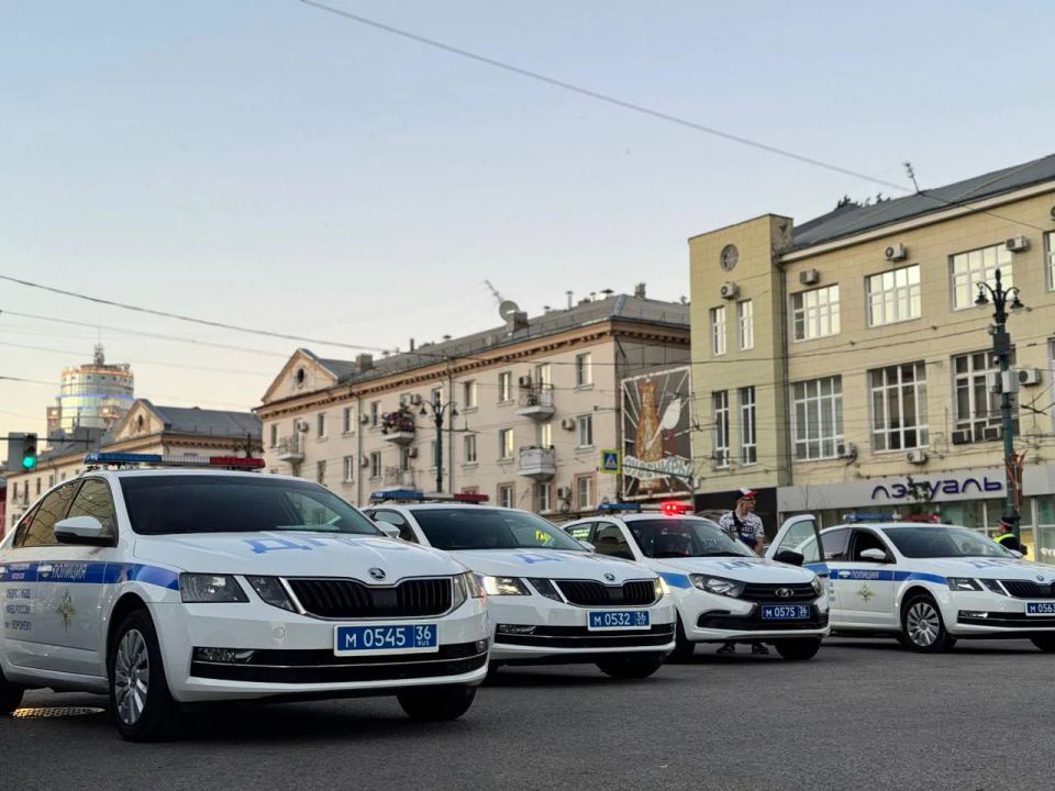 "Пешеход". В целях недопущения ДТП с участием пешеходов в преддверии майских праздников Госавтоинспекцией региона проводится профилактическое мероприятие «Пешеход» С начала года на дорогах области в результате наезда...