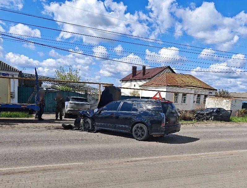 В Воронеже полицейские разбираются в обстоятельствах столкновения транспортных средств, в результате которого пострадало четверо человек