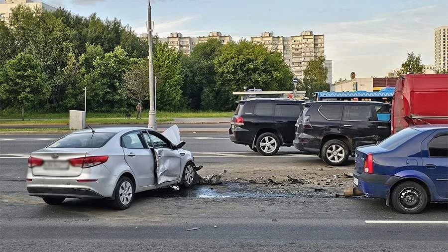 За прошедшие первые три выходных и праздничных дня мая на российских дорогах произошло 790 ДТП, в которых погибли 93 и получили ранения 955 человек