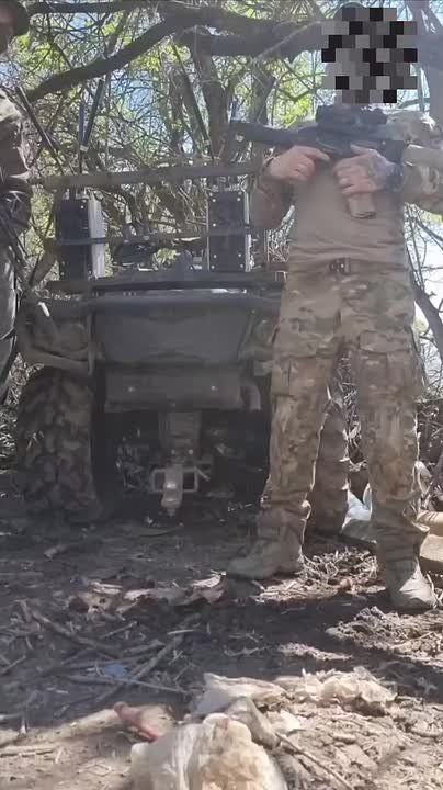 В рамках постоянной поддержки наших бойцов, перадал жизненно важную помощь 7-му полку, роте БПЛА