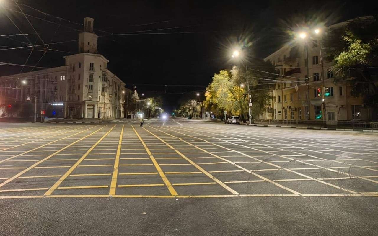 В Воронеже приступили к обновлению вафельной разметки