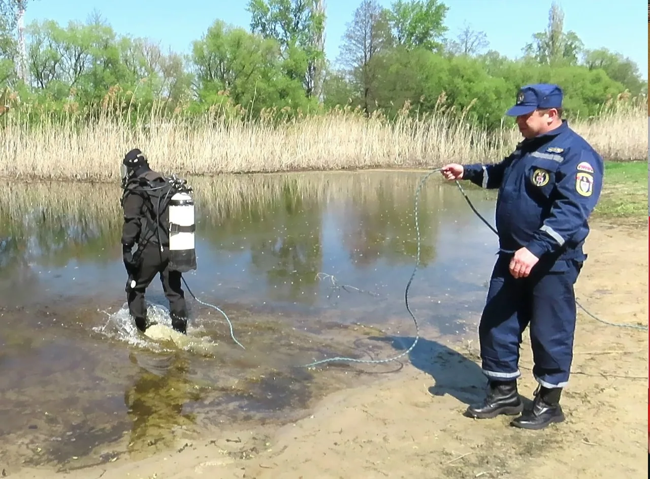 В Новоусманском районе водолазы очистили дно водоемов в районе 3 популярных пляжей