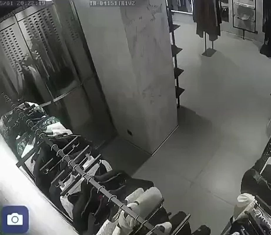 В Воронеже мужчина украл женские платья из магазина