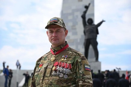 Глава ДНР вручил воронежскому бойцу медаль «Золотая Звезда»