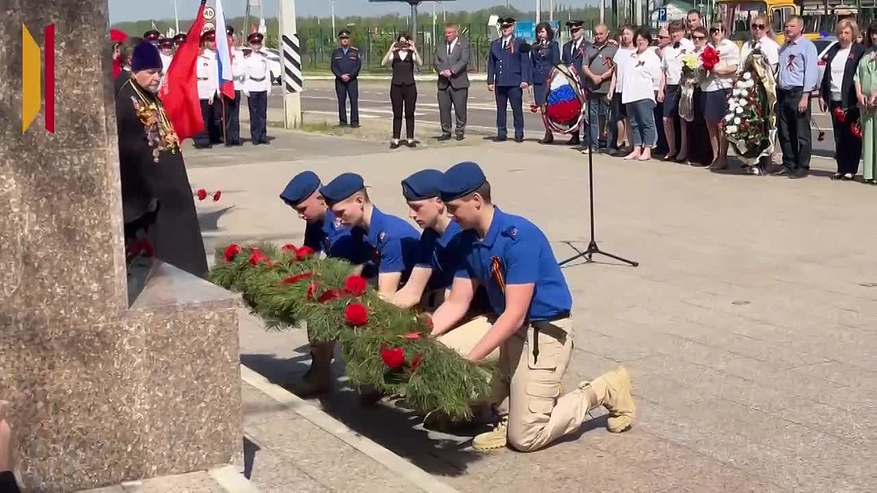 В районах Воронежской области прошли праздничные авто- мото- и легкоатлетические забеги В Терновском районе ученики школ пробежали более четырех километров в рамках забега «Кросс Победы». В Хохольском районе экипаж из...