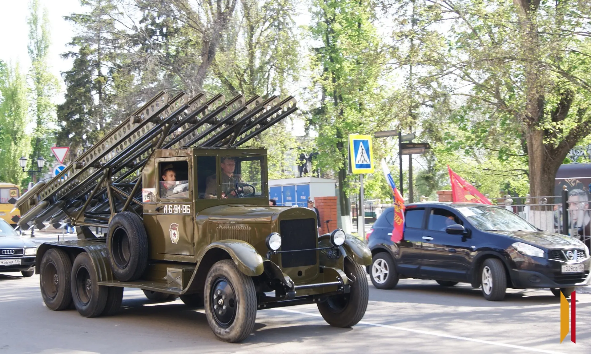 В районах Воронежской области прошли праздничные авто- мото- и легкоатлетические забеги В Терновском районе ученики школ пробежали более четырех километров в рамках забега «Кросс Победы». В Хохольском районе экипаж из... В районах Воронежской области прошли праздничные авто- мото- и легкоатлетические забеги В Терновском районе ученики школ пробежали более четырех километров в рамках забега «Кросс Победы». В Хохольском районе экипаж из...