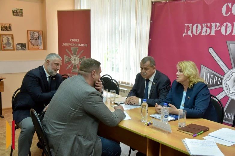 Депутаты облдумы организовали межведомственную встречу по вопросам помощи участникам СВО и их родным Депутаты облдумы организовали межведомственную встречу по вопросам помощи участникам СВО и их родным