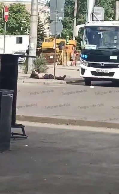 Прокуратура проводит проверку после того, как в Воронеже водитель автобуса выбросил глухонемого пенсионера на тротуар