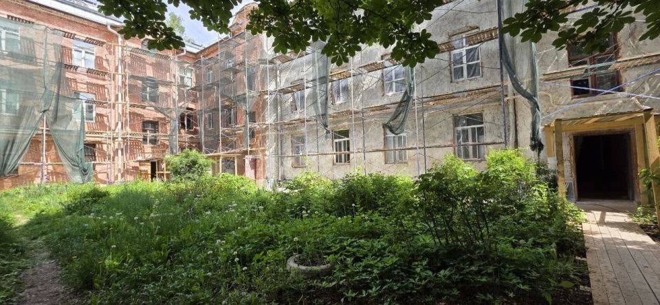Реставрацию фасада «Корпуса «Служителей» в микрорайоне СХИ завершат к осени Реставрацию фасада «Корпуса «Служителей» в микрорайоне СХИ завершат к осени