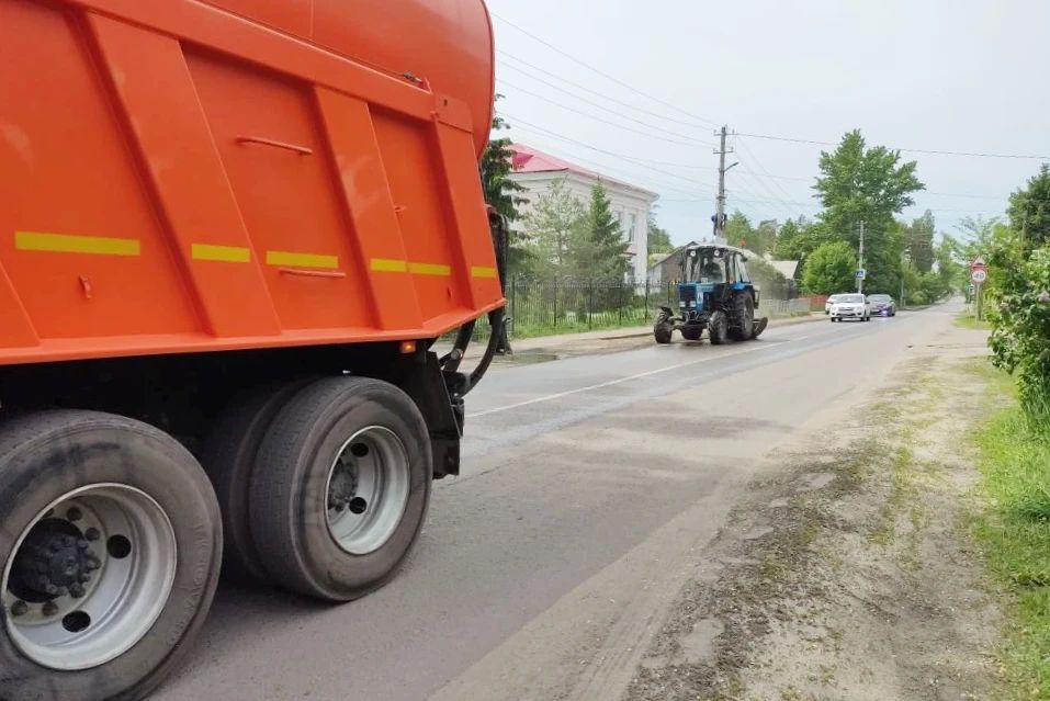 Комплексный подход: сегодня комбинат благоустройства работал в микрорайоне Краснолесный Комплексный подход: сегодня комбинат благоустройства работал в микрорайоне Краснолесный
