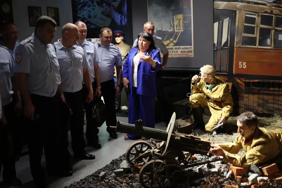Начальники районных отделов полиции Воронежской области прикоснулись к истории ведомства Начальники районных отделов полиции Воронежской области прикоснулись к истории ведомства