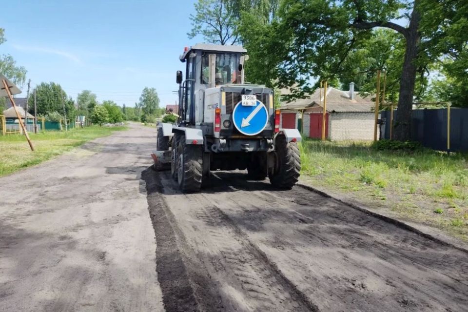 Комплексный подход: сегодня комбинат благоустройства работал в микрорайоне Краснолесный Комплексный подход: сегодня комбинат благоустройства работал в микрорайоне Краснолесный