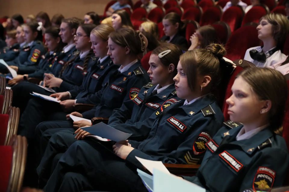 Председатель облизбиркома Илья Иванов принял участие в работе XV Молодёжного форума «Молодёжь и политика: едины – значит сильны» Председатель облизбиркома Илья Иванов принял участие в работе XV Молодёжного форума «Молодёжь и политика: едины – значит сильны»