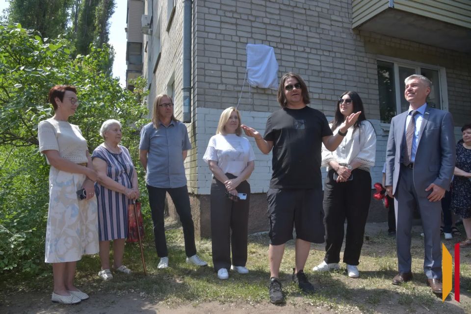 «Юрий Хой – символ Воронежа»: на доме основателя «Сектора газа» установили мемориальную доску «Юрий Хой – символ Воронежа»: на доме основателя «Сектора газа» установили мемориальную доску